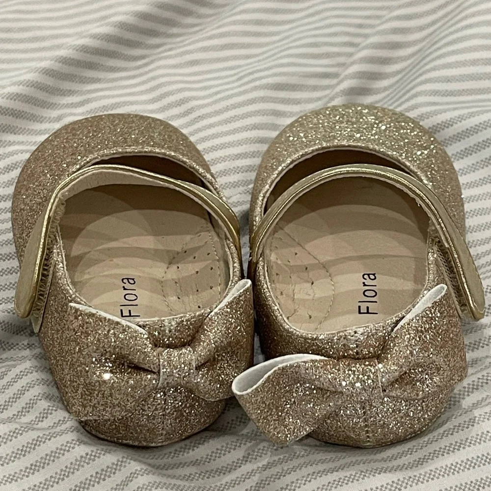 Felix & Flora‎ 13.5 Velcro Gold Glitter Flats with Bow